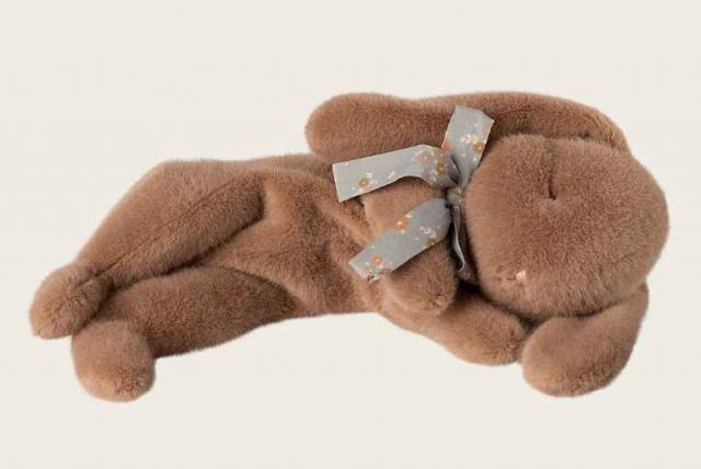 CONEJITO DURMIENTE PELUCHE PEQUEÑO MARRÓN CLARO 